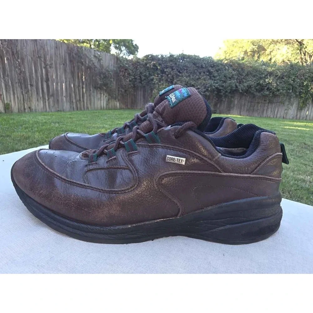 LL Bean Men's Brown Leather Gore-Tex Boots Vibram Soles